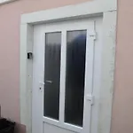 Holidays House - Bella Nicol * Koper