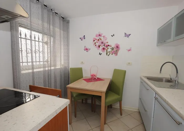 Holidays House - Bella Nicol Lejlighed *